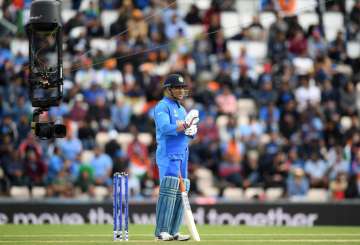 Fans sulk over Sachin Tendulkar's remarks on MS Dhoni's batting