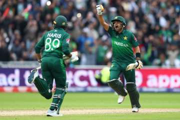 2019 World Cup: Babar Azam hits hundred as Pakistan halt New Zealand's unbeaten run to continue revi