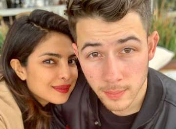 Priyanka Chopra shares lovestruck selfie with husband Nick Jonas