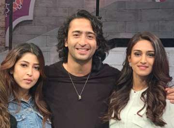 Shaheer Sheikh all smiles reunites with rumoured girlfriends Erica Fernandes Sonarika Bhadoria