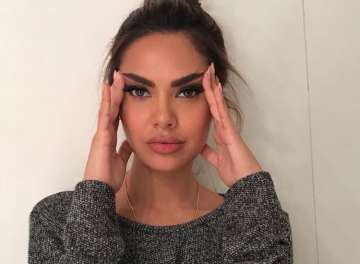 Esha Gupta lashes out on UIDAI in series of tweets, calls their service ridiculous