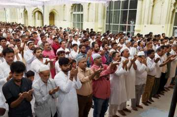 Hundreds of thousands of worshippers gathered at the Ma'din Campus since early Friday morning, expecting the blessings of 'Laylat al-Qadr', or the night of power.