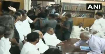 Video: Media covering Ram Vilas Paswan's Rajya Sabha nomination filing forced out of room as Nitish Kumar objects