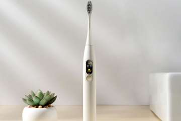 Xiaomi Oclean X: A smart electric toothbrush with touch screen