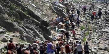 Amarnath pilgrim injured by shooting stone