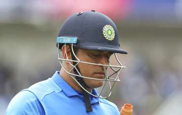 Fan dies after MS Dhoni run out during India New Zealand semi final clash