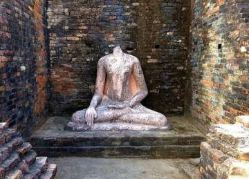 Five Buddha statues vandalised in Nepal