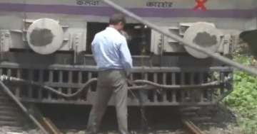 Motorman stops train to urinate on tracks, video goes viral