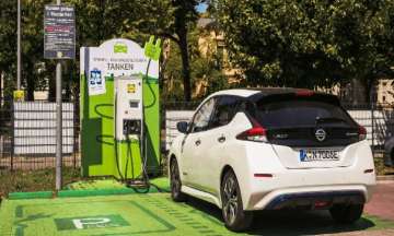 Noida to get 100 charging points for electric vehicles