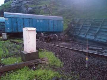 Goods train derailed in Mumbai