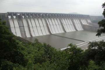 Narmada dam: MP, Gujarat spar on rehabilitation