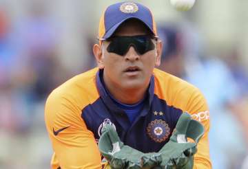 2019 World cup: MS Dhoni missed calling for DRS, but it isn't his job alone