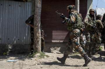 Militants shoot, injure civilian in Jammu and Kashmir's Pampore town
representational image 