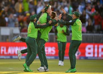 Australia vs South Africa, Live Cricket Score, 2019 World Cup: Carey hangs on but Aussies lose quick wickets