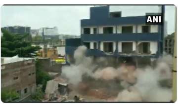 Indore Municipal Corporation demolishes Illegal building