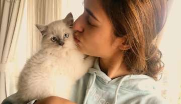 Disha Patani's adorable picture with her cat is the cutest thing on the internet today