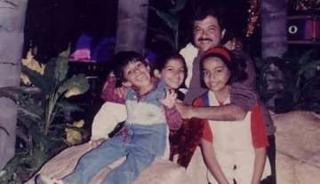 Sonam Kapoor shares a throwback 'Fam Jam' picture with her siblings and dad Anil Kapoor