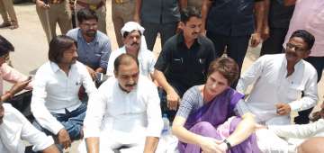 Priyanka Gandhi detained in Mirzapur, was on her way to Sonbhadra