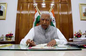 Karnataka Crisis: Governor extends deadline, asks CM to prove majority by 6 p.m.