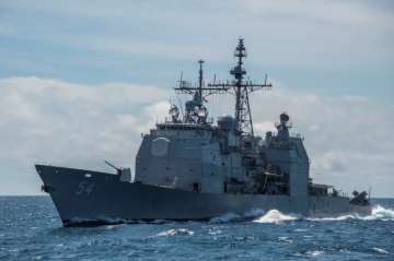 US warship sails through Taiwan strait amid China tensions
