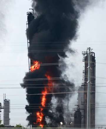 Video: Explosion causes massive fire at Texas Exxon Mobil refinery | Watch