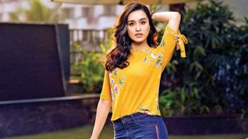 Shraddha Kapoor to play an air hostess in Tiger Shroff starrer Baaghi 3