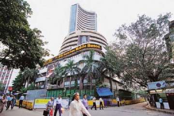 Sensex, Nifty decline on fading hopes of stimulus package