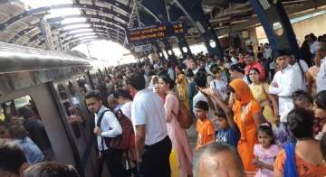Blue line of Delhi Metro suffers technical snag