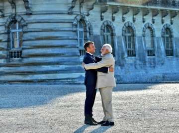 French Prez Emmanuel Macron backs PM Modi on Kashmir, stings Trump with 'no third party interference' jibe