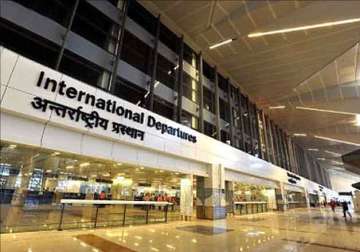 5 foreigners trying to smuggle out nearly half-million USD held at Delhi airport