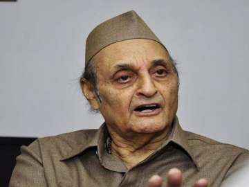 Tread cautiously on Article 35A and 370: Ex J&K Governor Karan Singh