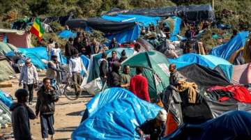 Over five dozen Pakistani migrants land on Italian coast