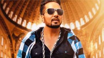 Mika Singh's performance at wedding of Pervez Musharraf's relative in Karachi sparks outrage