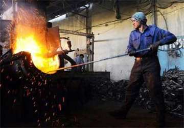 2 killed, 1 hurt as molten iron falls on them at Maharashtra factory
 