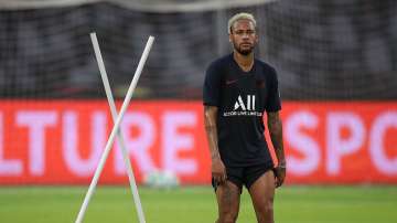 Barcelona sporting director Eric Abidal travels to Paris to negotiate with PSG on Neymar