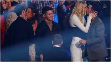 Nick Jonas misses Priyanka Chopra at 2019 VMAs, Joe Jonas-Sophie Turner seal it with kiss (Pics)