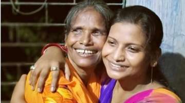 Ranu Mondal reunites with daughter after recording song with Himesh Reshammiya 