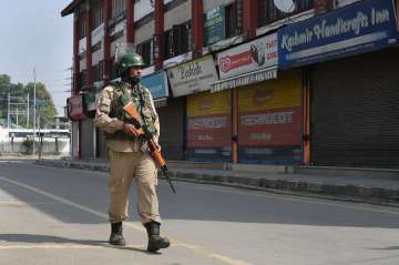 Jammu and Kashmir administration asks leaders to stay away from Srinagar