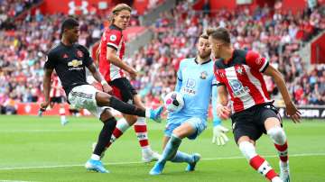 Premier League: Inconsistent Manchester United held 1-1 by 10-man Southampton