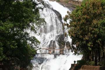 Mumbai Rains: College girls bunk classes for picnic, get drowned in Navi Mumbai waterfall