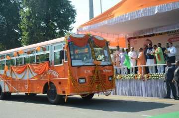 As a pilot project, six buses plying on Lucknow-New Delhi and Lucknow-Gorakhpur routes have been fitted with these Artificial Intelligence (AI) based equipment that gives alerts to the driver to avoid collision.