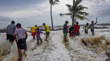 Cyclone 'Hikaa' intensifies, to cross Oman