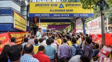 Members of Allahabad Bank Officers Federation protest against the merger proposal of the bank.