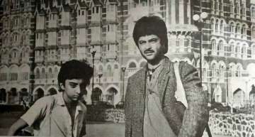 Woh 7 Din, directed by Bapu, also starred Padmini Kolhapure and Naseeruddin Shah. 