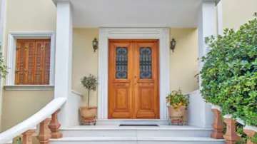 Vastu tips: Keep the entrance of your house wide to welcome Goddess Lakshmi