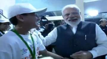 Modi quips as boy asks tips to become President | Watch Video