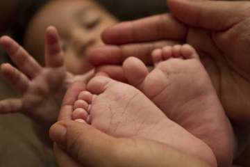 UP: Poverty forces parents to drown 20-day-old twin daughters; arrested