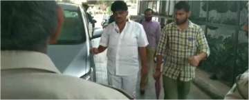 Congress leader Shivakumar, daughter arrives at ED office for questioning 