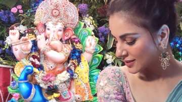 Kundali Bhagya actress Shraddha Arya takes blessings from lord Ganesha