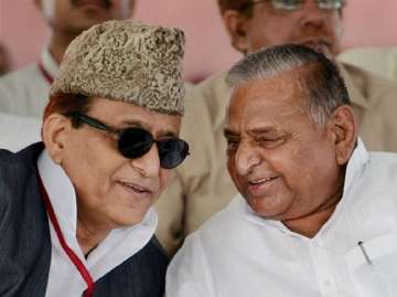 Mulayam comes out in support of Azam Khan